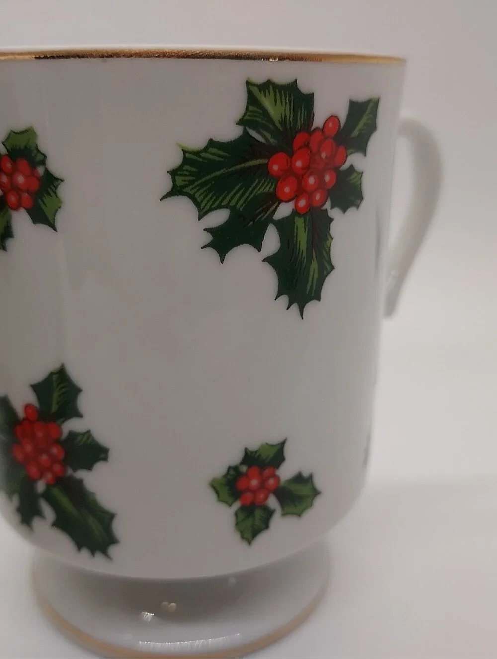 Vintage Lefton 8oz Christmas Holly Berry Footed Porcelain Coffee Mug Cups (2)